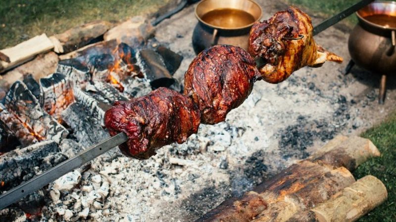 O Papel das Madeiras no Churrasco